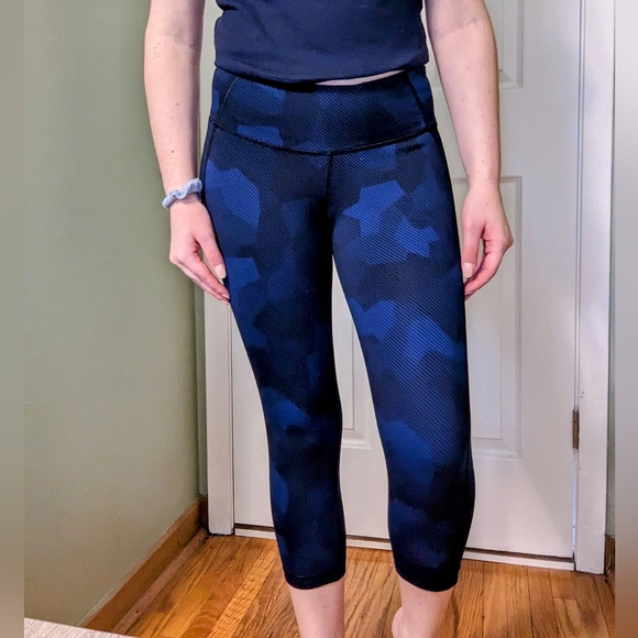 Old Navy Go-Dry Crop Black & Blue Striped Leggings | Size Small - Picture 2 of 8